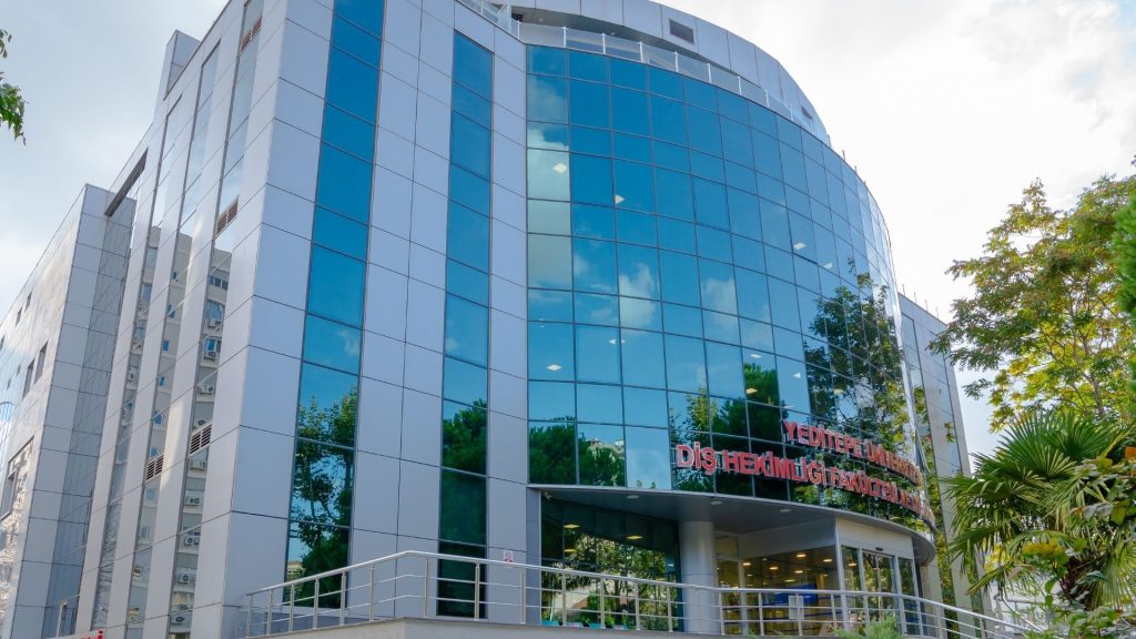 yeditepe-dental-hospital-outside